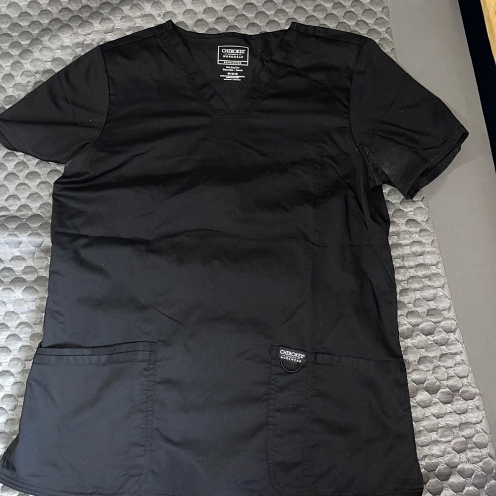New w/o tags women’s Cherokee scrub top